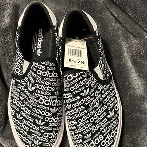 Adidas Court Rallye slip size 7 1/2 women